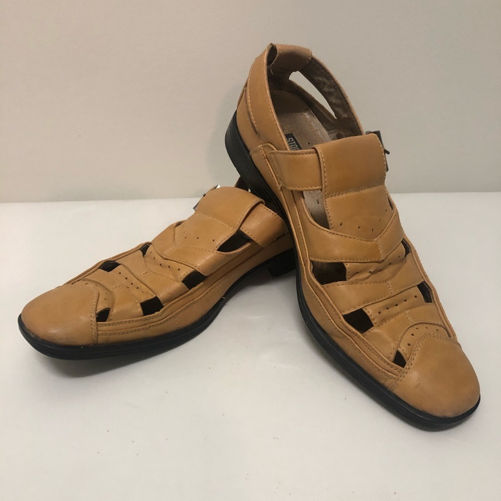 Men’s size 7.5 Stacy Adams tan leather sandals